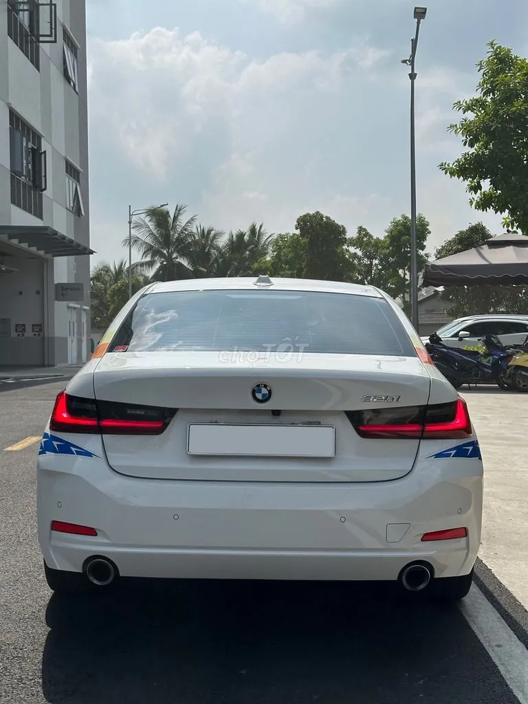 BMW 3 Series 2025 photo 2