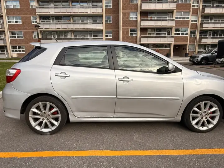 Toyota Matrix 2011 photo 2
