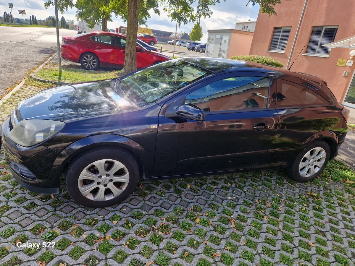 Opel Astra 2009 photo 3