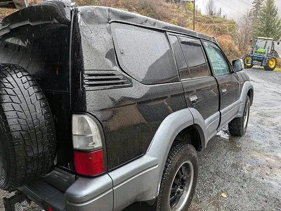 Toyota Land Cruiser 2002 photo 3