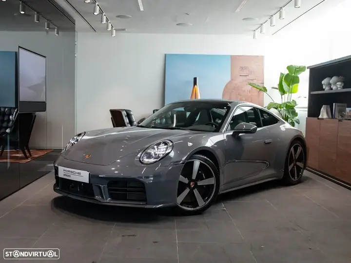 Porsche 911 (992)