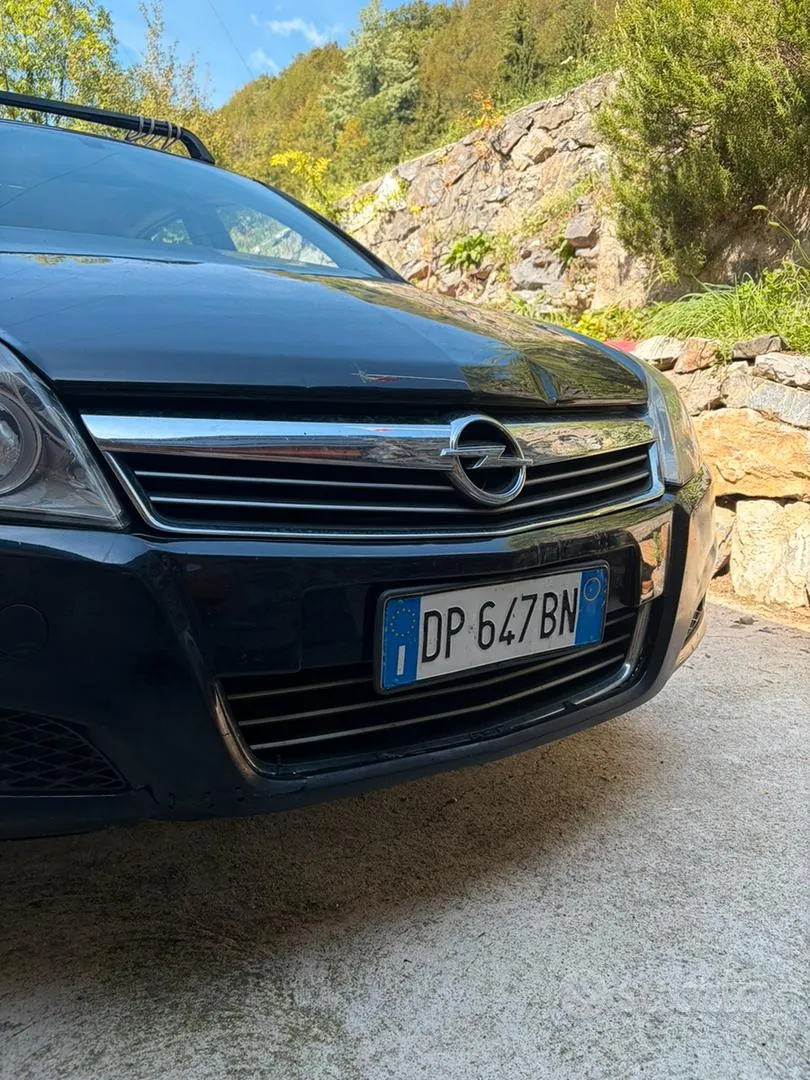 Opel Astra 2008 photo 2