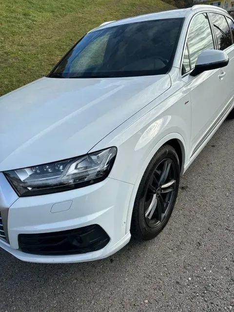 Audi Q7 2017 photo 2