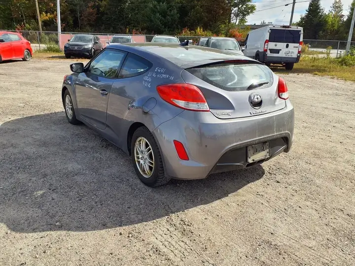 Hyundai Veloster 2013 photo 4