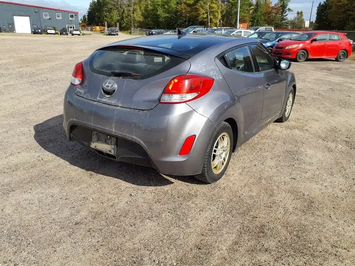 Hyundai Veloster 2013 photo 3