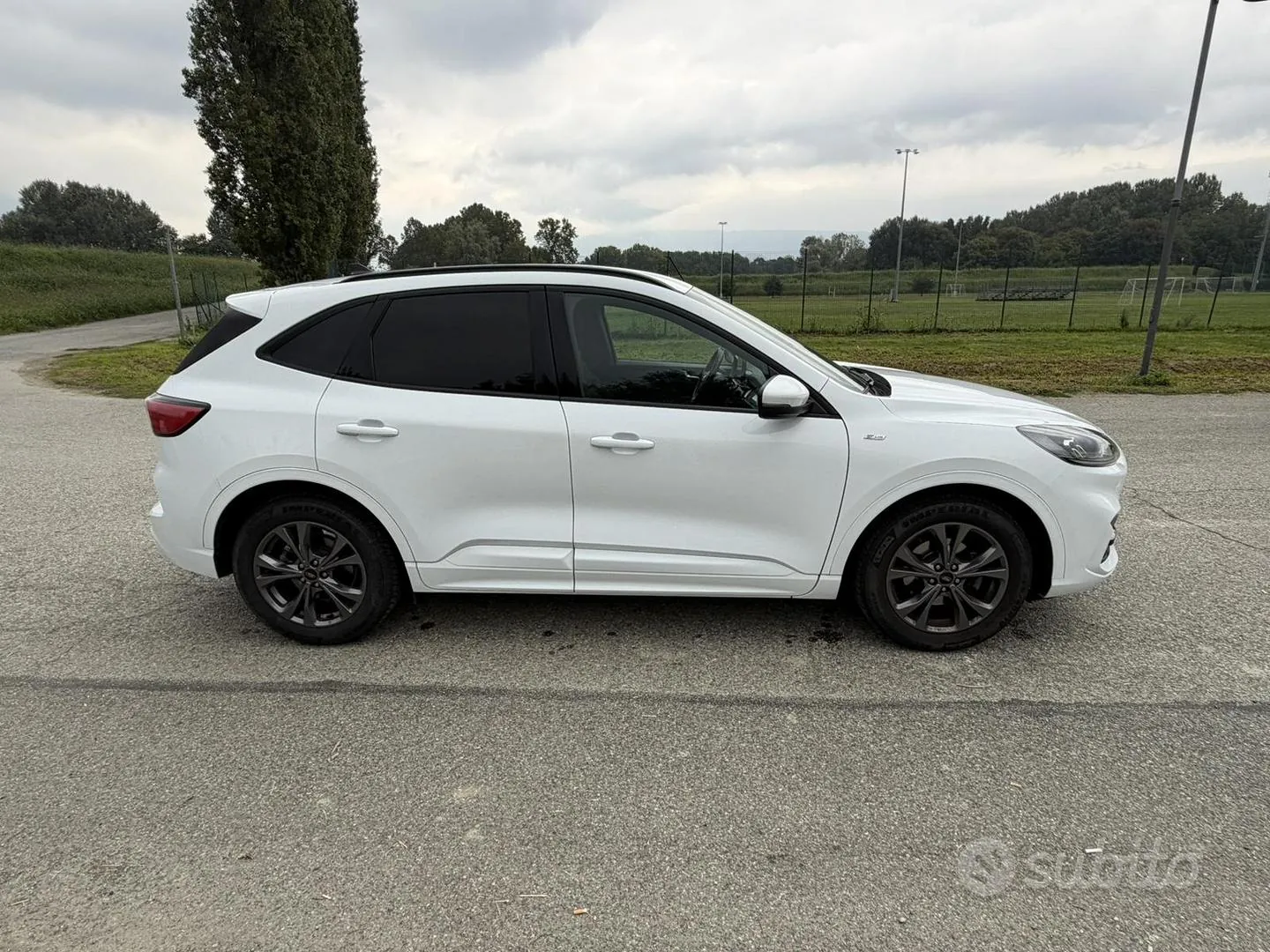 Ford Kuga 2022 photo 2