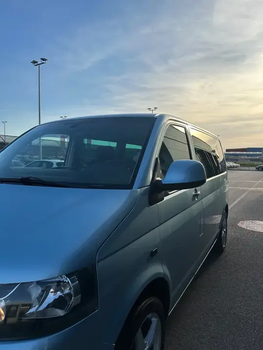 Volkswagen Multivan 2011 photo 2