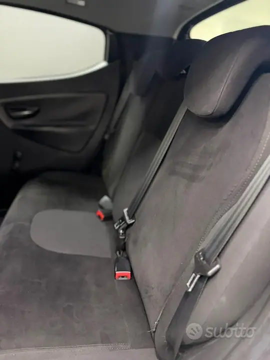 Lancia Ypsilon 2015 photo 4