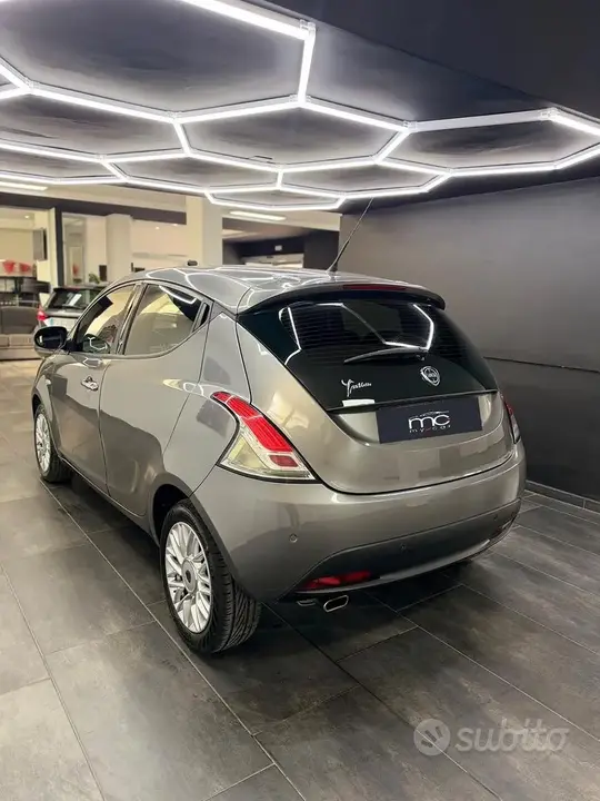 Lancia Ypsilon 2015 photo 3