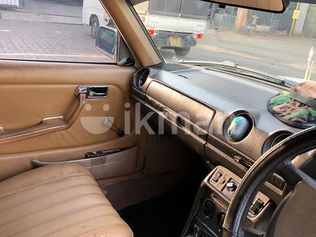 Mercedes-Benz W123 1982 photo 5