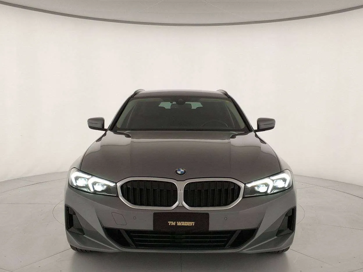 BMW 318D 2023 photo 2