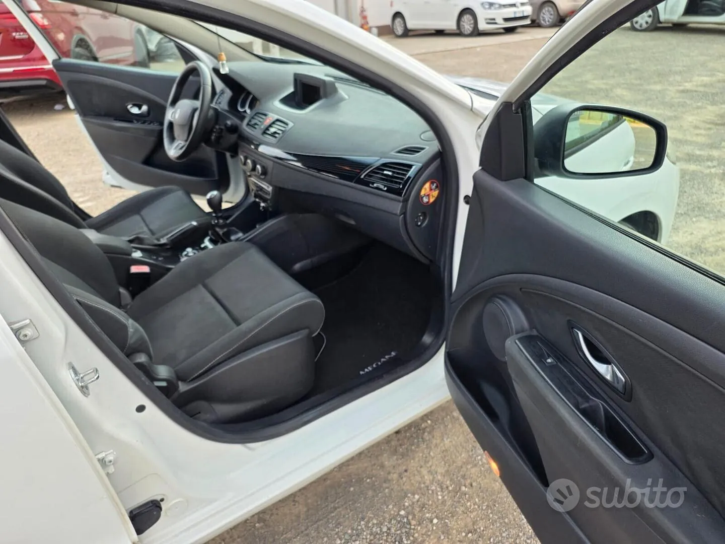 Renault Megane 2011 photo 4