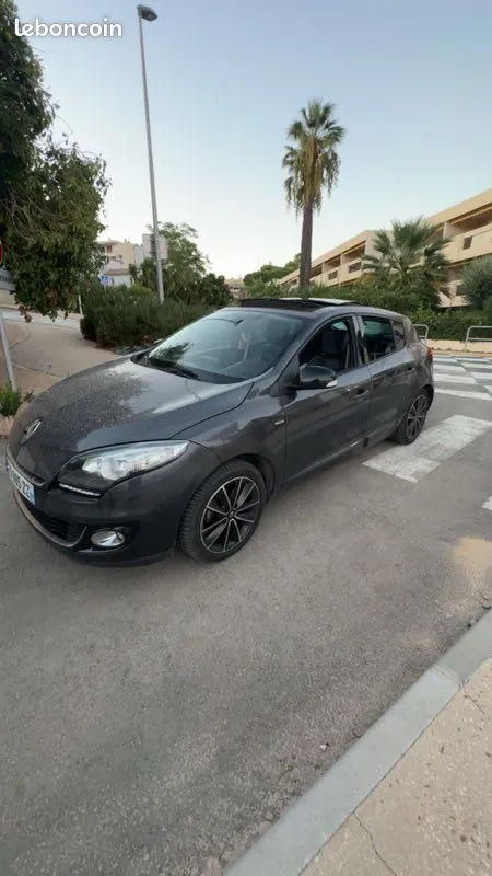 Renault Megane 2013 photo 2