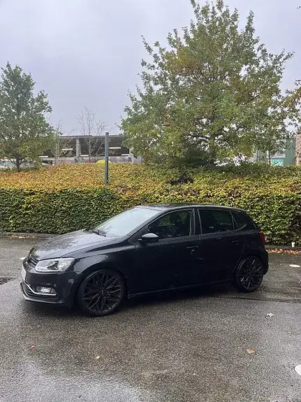 Volkswagen Polo 2015 photo 2