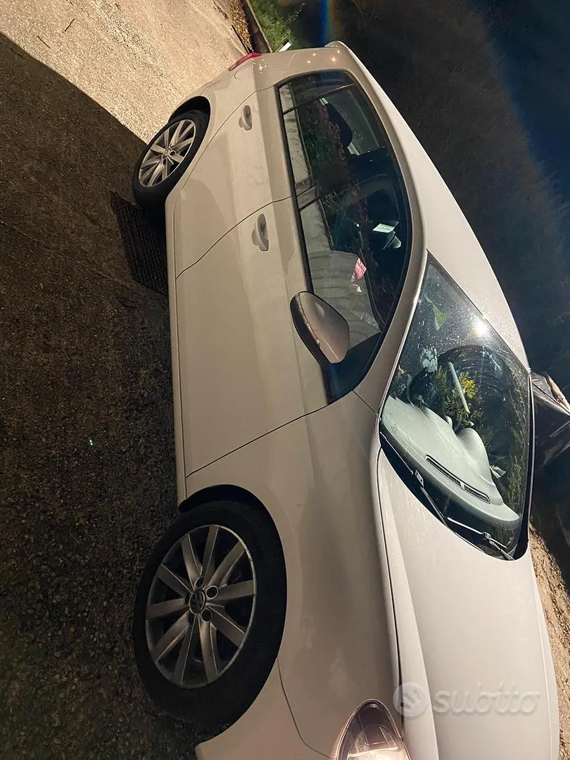 Volkswagen Golf 2012 photo 4