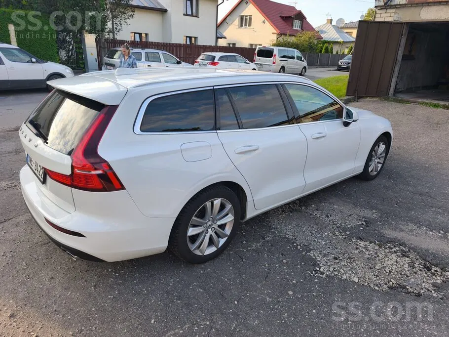 Volvo V60 2018 photo 2