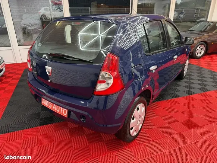 Dacia Sandero 2010 photo 4
