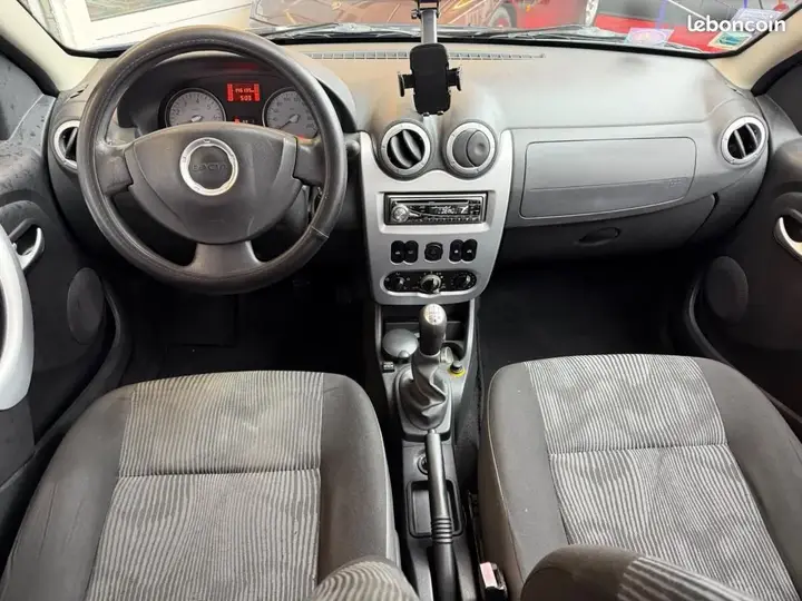 Dacia Sandero 2010 photo 5