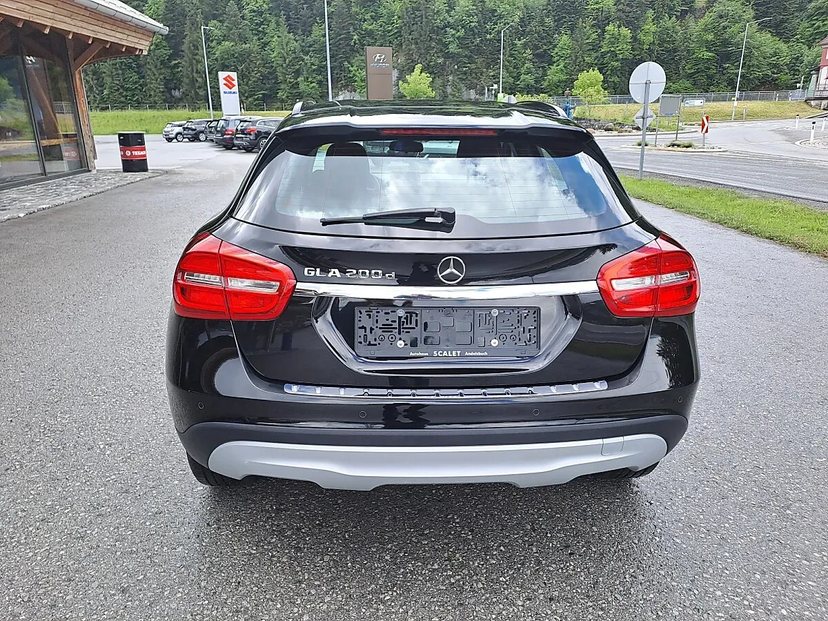 Mercedes-Benz Gla Class 2017 photo 3