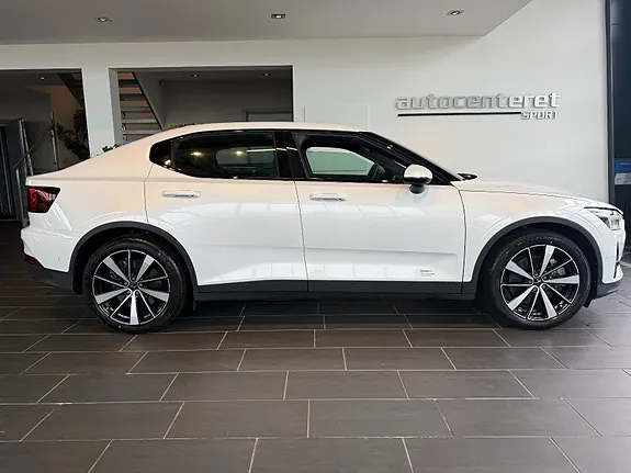 Polestar 2 2022 photo 2