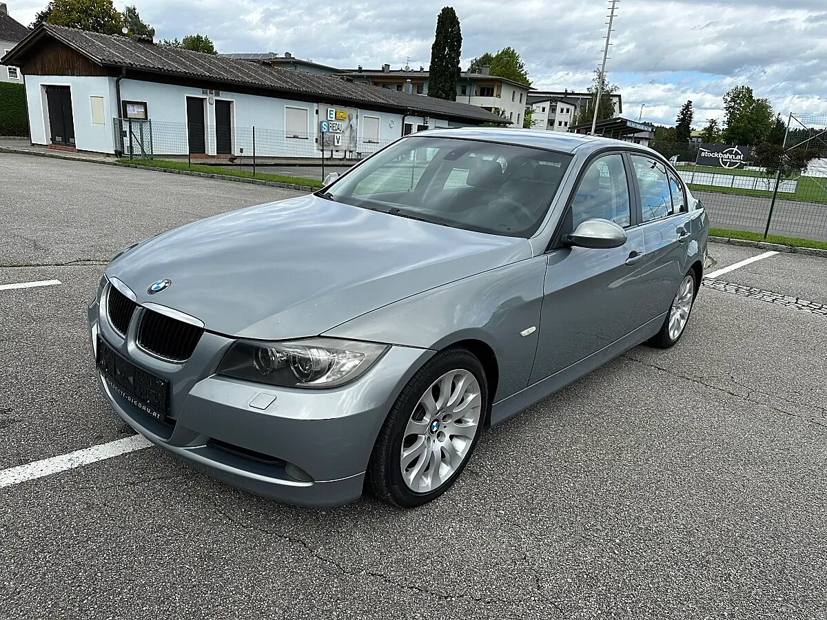 BMW 3 Series 2005 photo 2