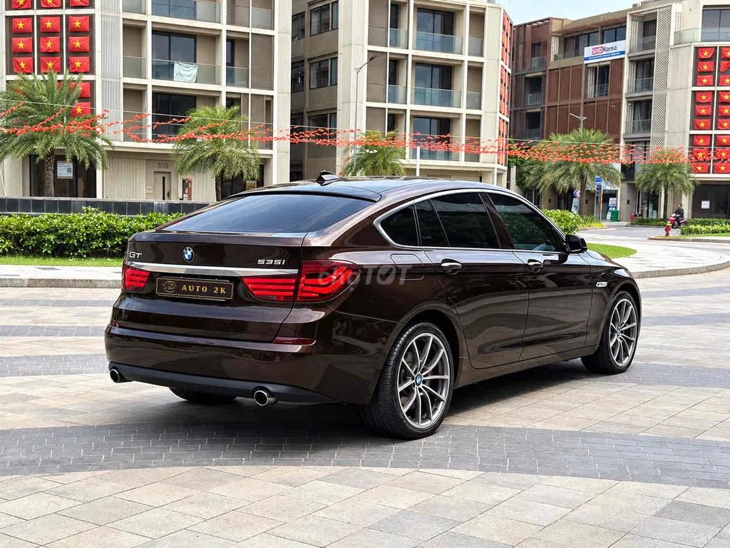 BMW 5 Series 2010 photo 5