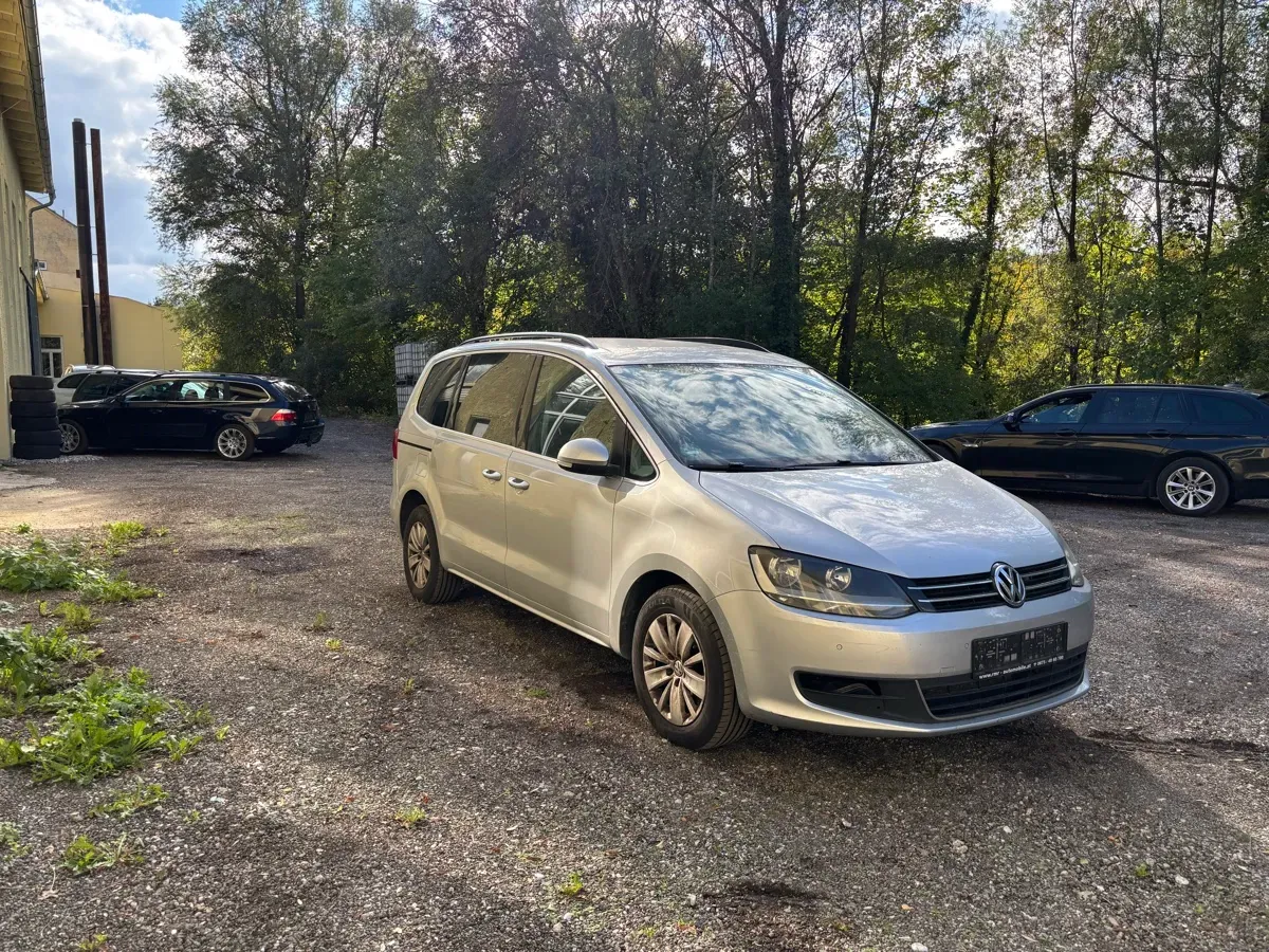 Volkswagen Sharan 2011 photo 2