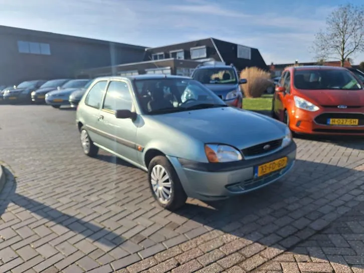 Ford Fiesta 2000 photo 2