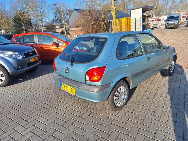 Ford Fiesta 2000 photo 3