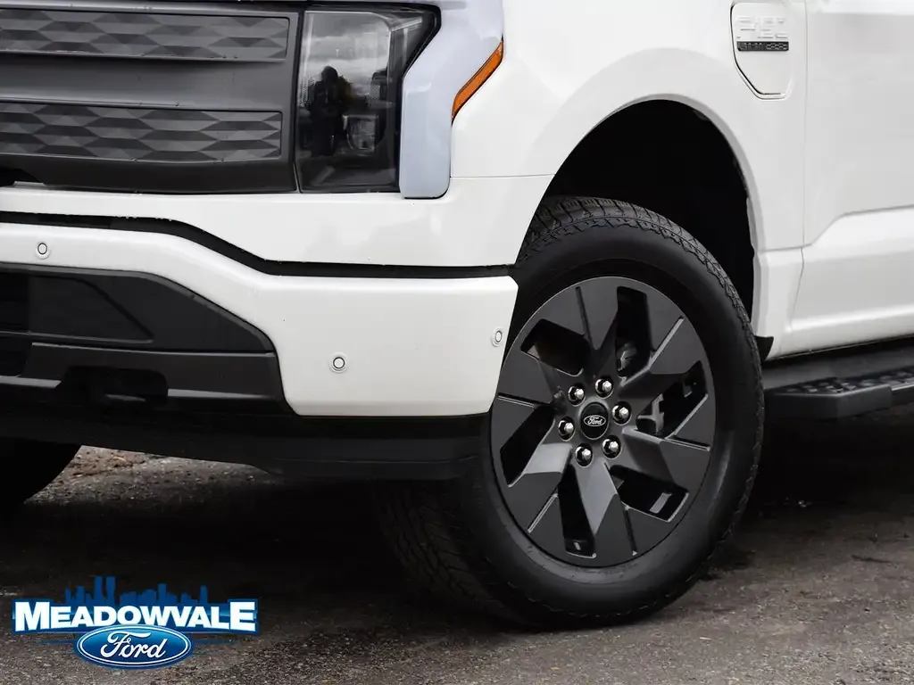 Ford F-150 Lightning 2023 photo 3