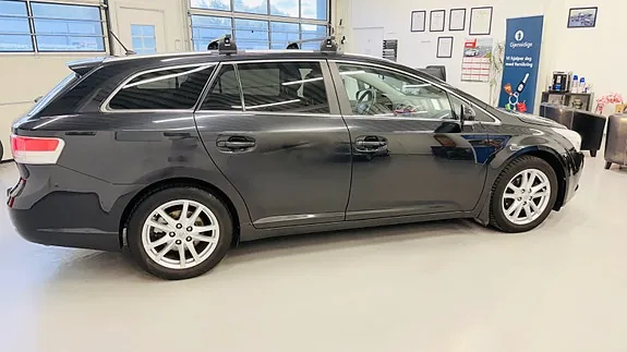 Toyota Avensis 2011 photo 3