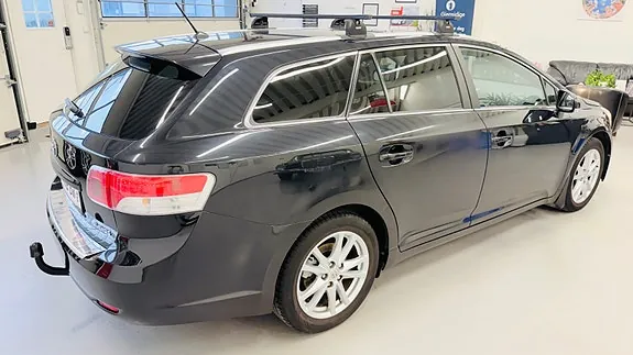 Toyota Avensis 2011 photo 4