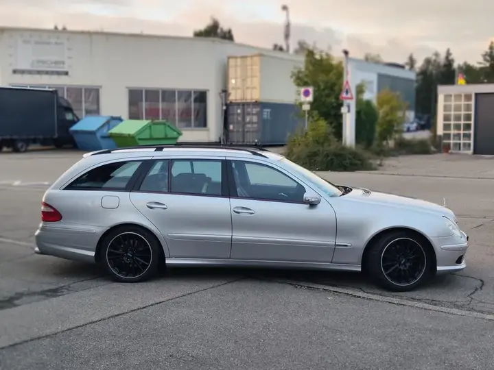 Mercedes-Benz E320