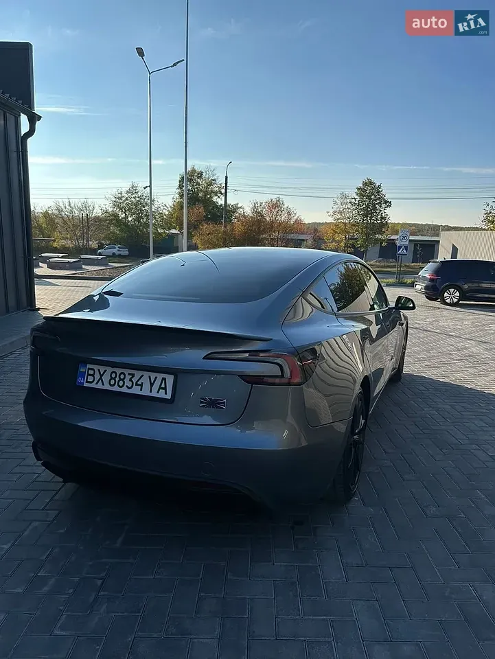 Tesla Model 3 2024 photo 4