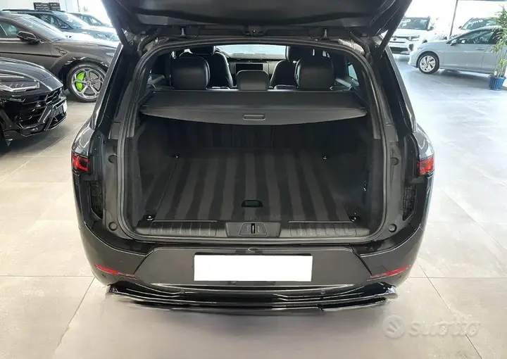 Land Rover Range Rover Sport 2024 photo 3