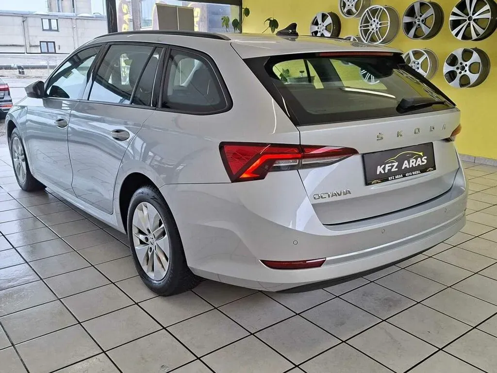 Skoda Octavia 2022 photo 2