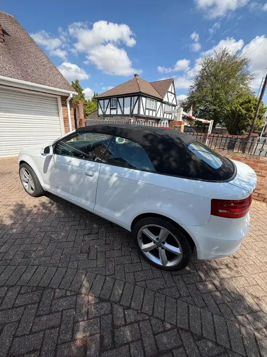Audi A3 Cabriolet 2012 photo 3