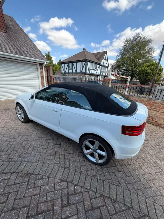 Audi A3 Cabriolet 2012 photo 5