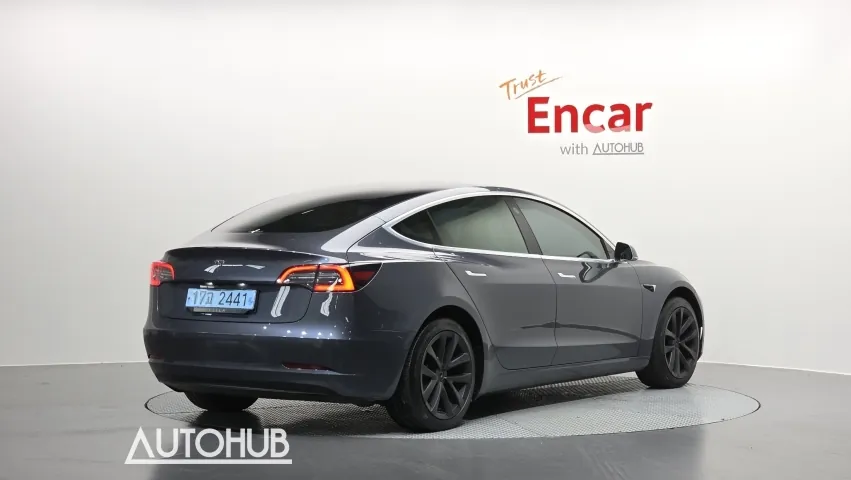 Tesla Model 3 2020 photo 2