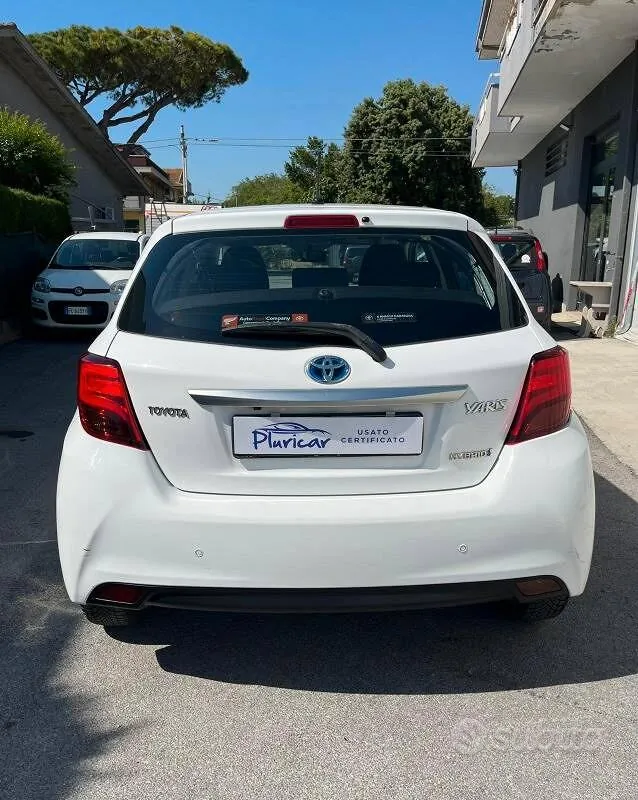 Toyota Yaris 2017 photo 4