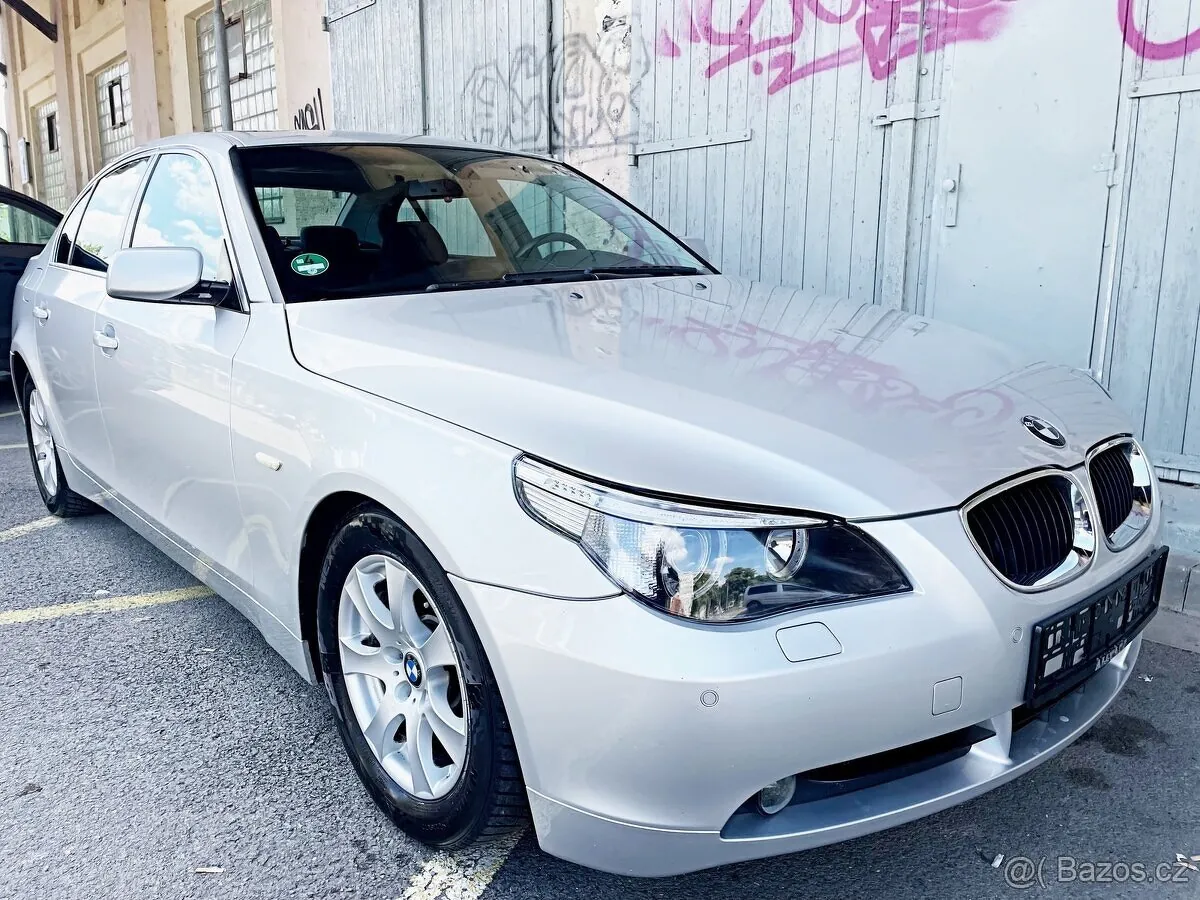 BMW 520I