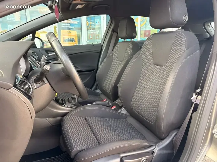 Opel Astra 2019 photo 5