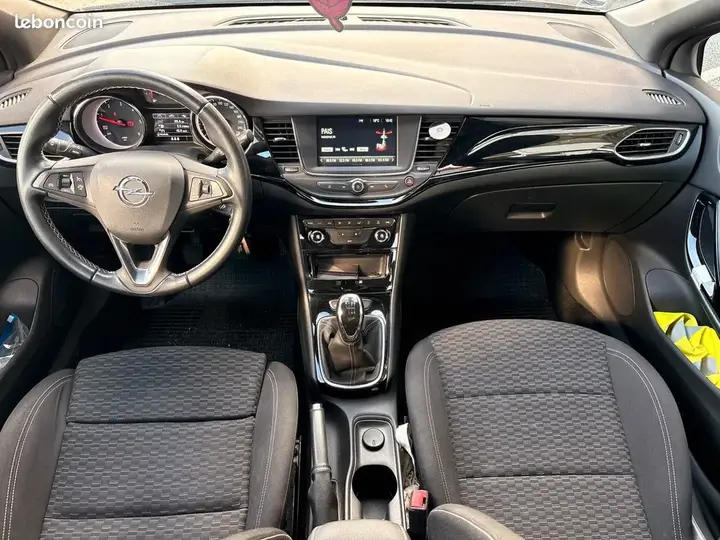 Opel Astra 2019 photo 3