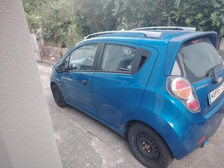 Chevrolet Spark 2011 photo 2
