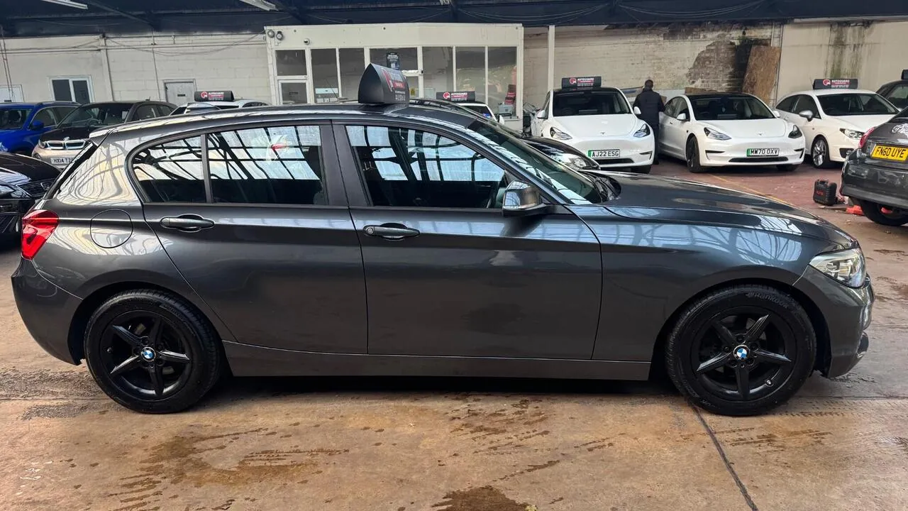 BMW 1 Series 2015 photo 2