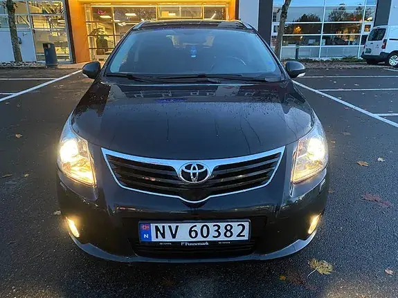 Toyota Avensis 2009 photo 2