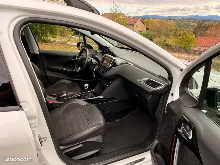 Peugeot 2008 2019 photo 3