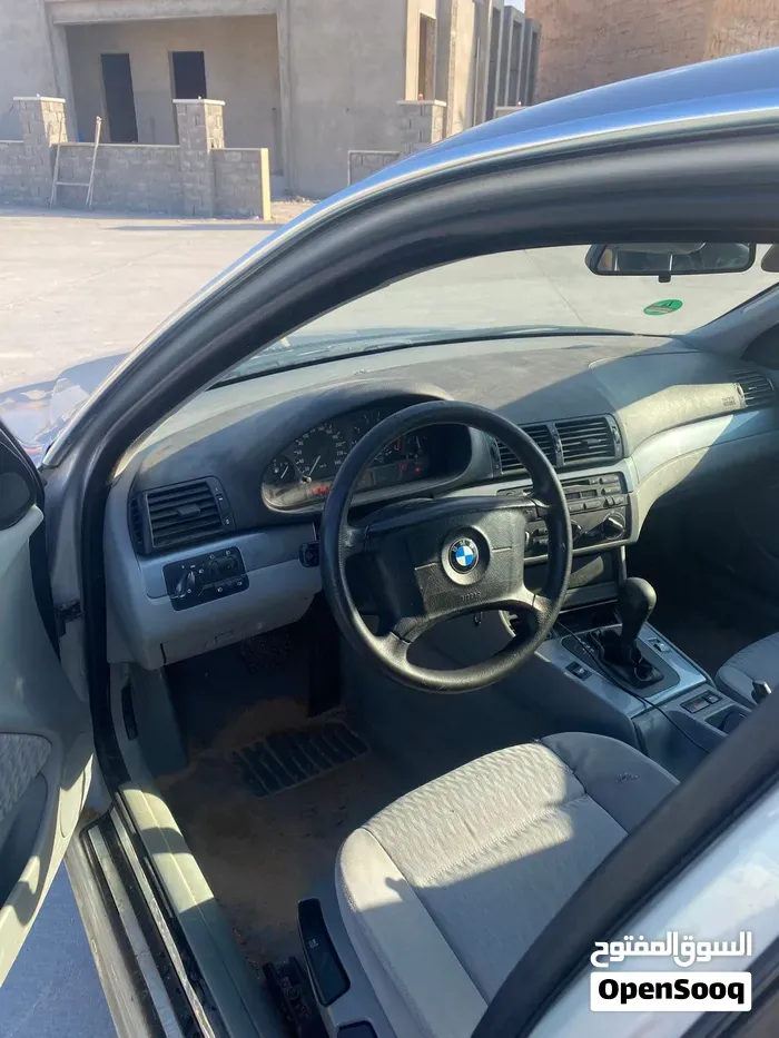 BMW 3 Series 2004 photo 2