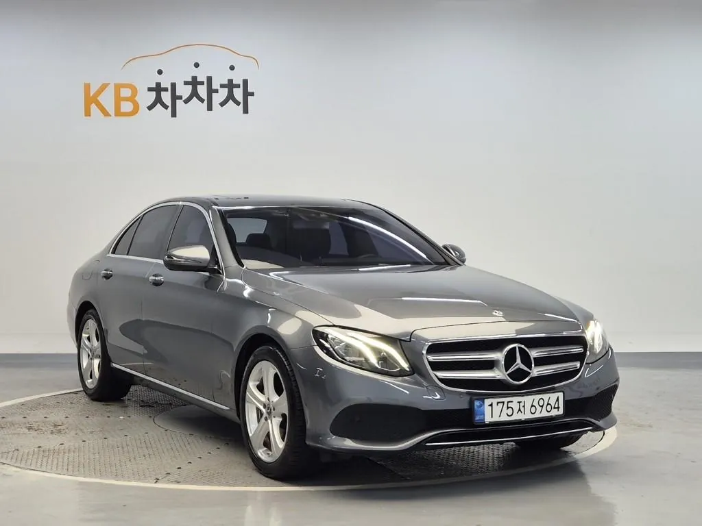 BMW E-Class 2018 photo 4