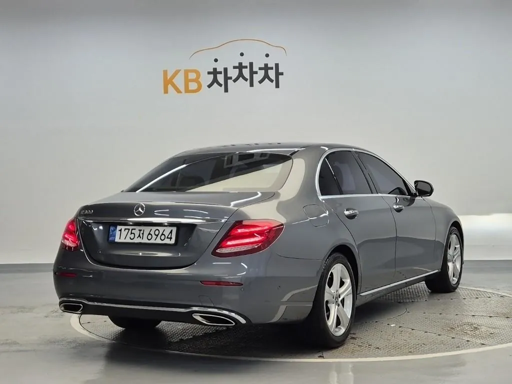 BMW E-Class 2018 photo 3